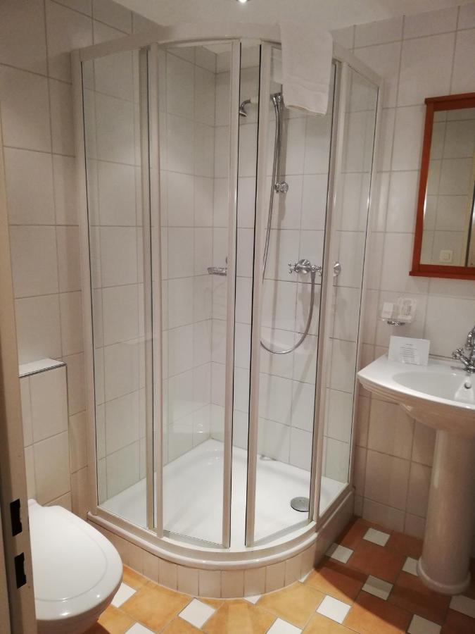 פורנטרוי Hotel Bellevue מראה חיצוני תמונה