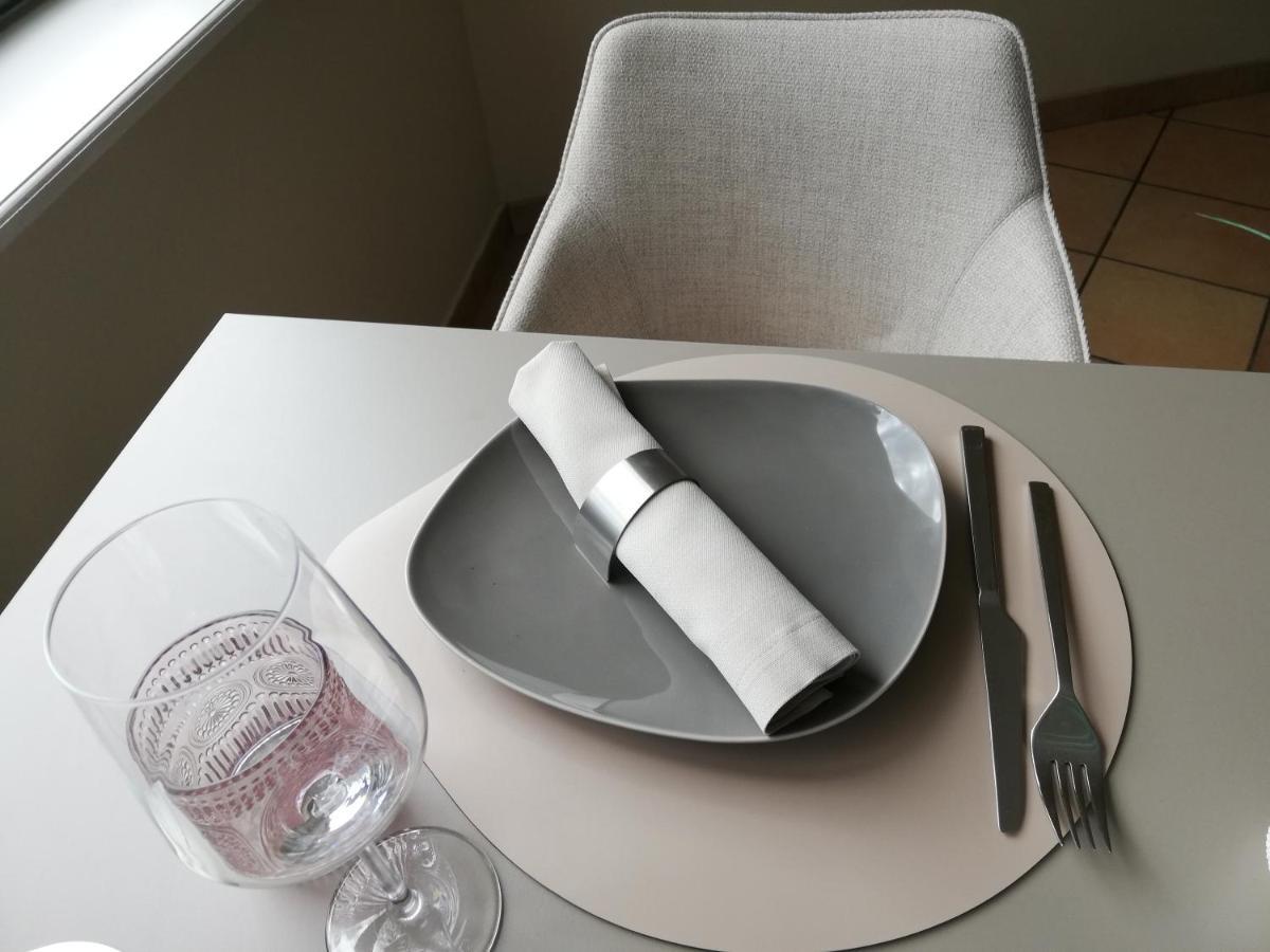 פורנטרוי Hotel Bellevue מראה חיצוני תמונה